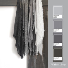 Carica l&#39;immagine nel visualizzatore di Gallery, Foulard Grigio medio | Armocromia accessori - Multifaces design
